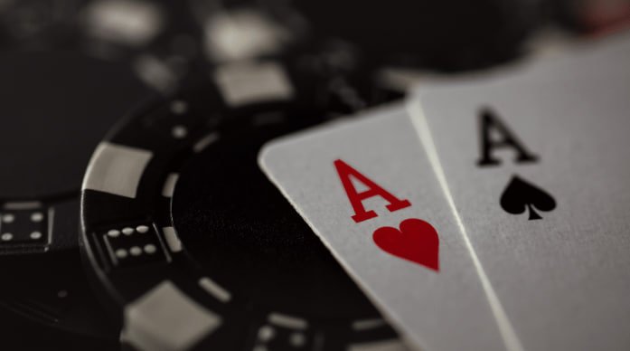 Người chơi tương tác trong phòng live casino e28bet trên thiết bị di động